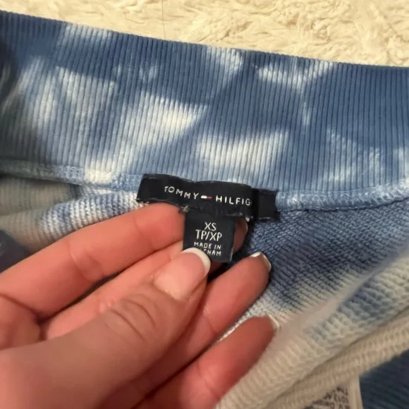 Tommy Hilfiger blue and white tie dye lounge set - Picture 7 of 7